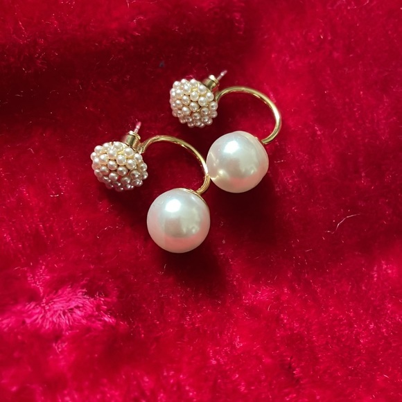 Daily Wear Earring - Picture 2 of 3